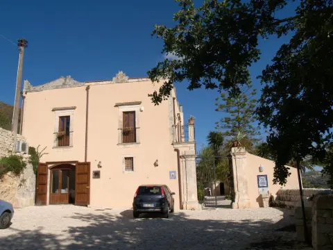 Agriturismo c.da Fasana - Modica - Alberghi